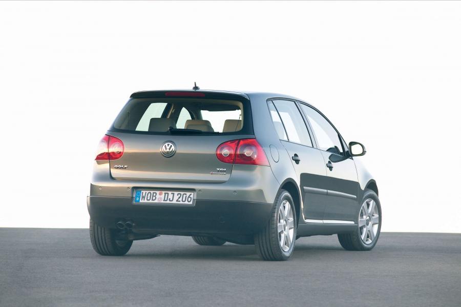  Volkswagen Golf 2004 года  (фото 99 из 170)